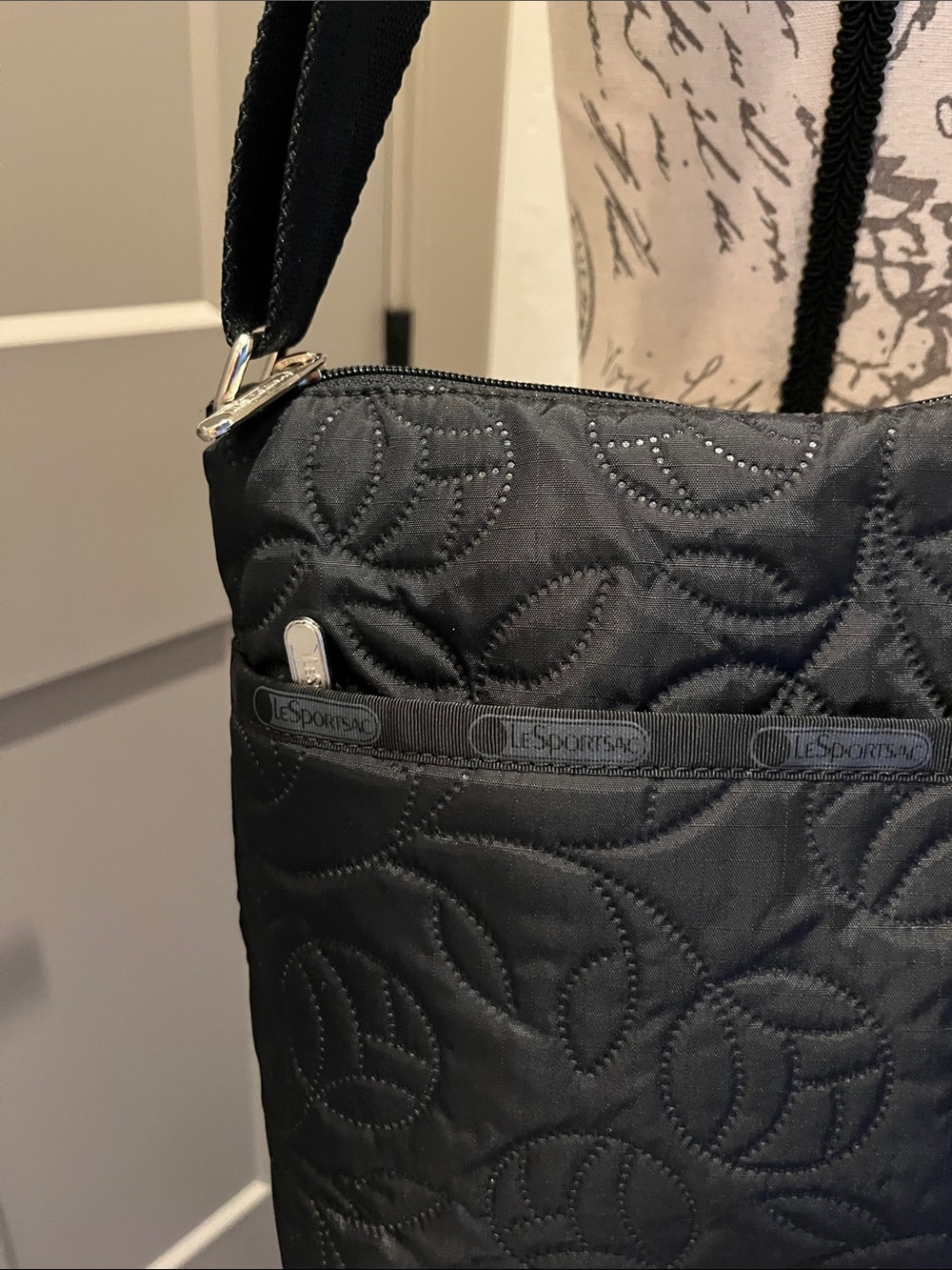 LeSportSac Black Nylon Crossbody Bag - NWOT - Picture 2 of 12